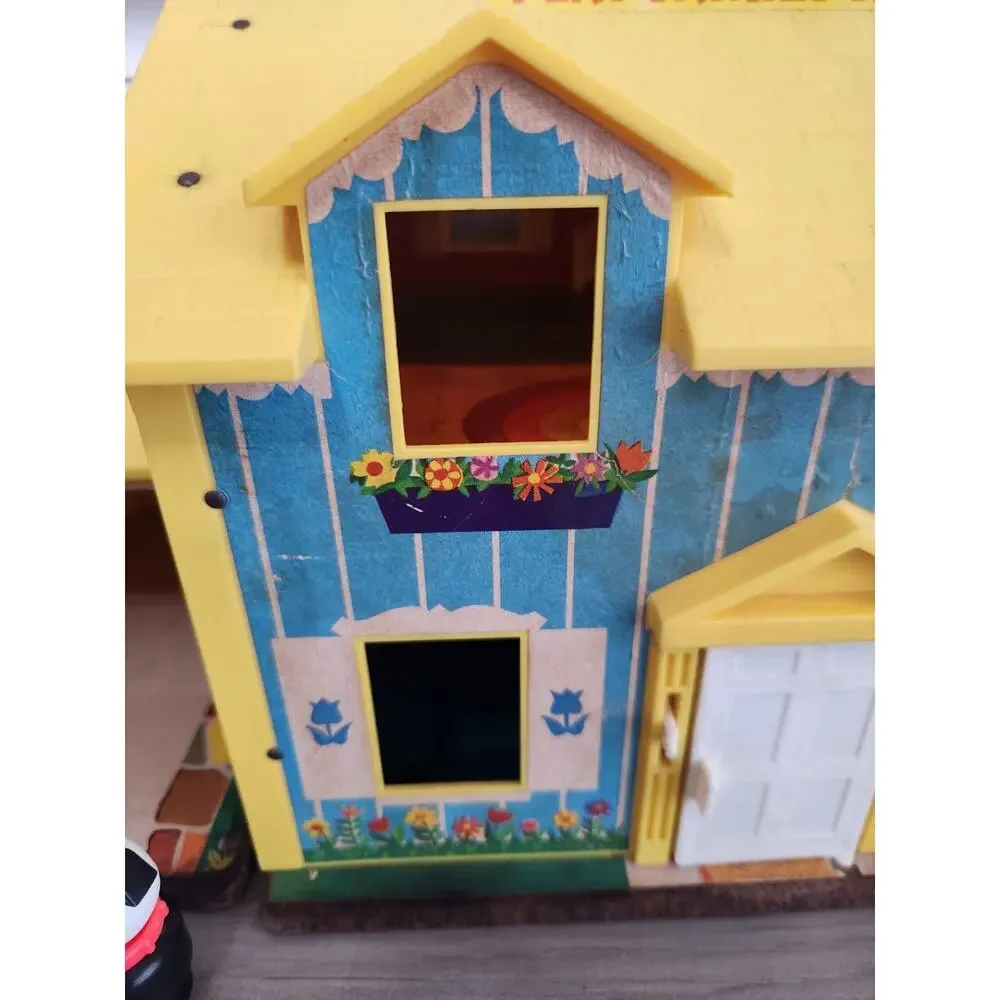 Fisher Price Vintage Little People Play Family Yellow House 1969, 3‎ Figures
